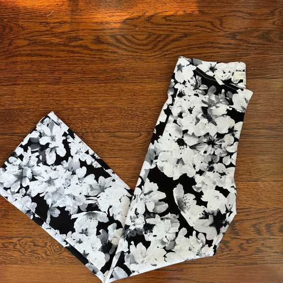 Avenue Montaigne Pants - Picture 2 of 3